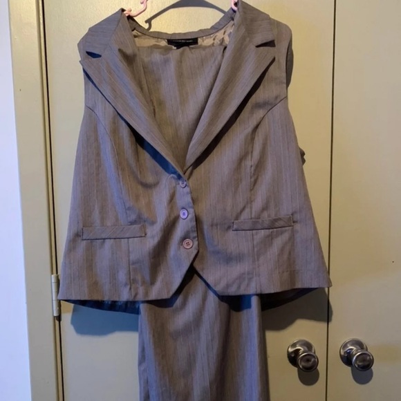 Plus Size Ashley Stewart Pant Suit - Picture 1 of 10